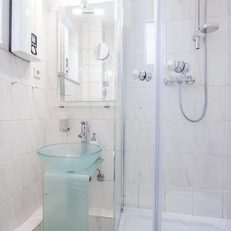 App. Ottsen - Direkt gegenüber der „Sylter Welle“ im Haus Atlantic